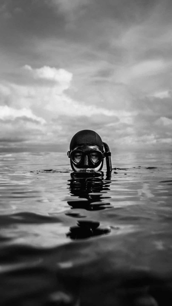 Can you dive with contact lenses? Everything you need to know 1 Is it safe to dive with contact lenses?