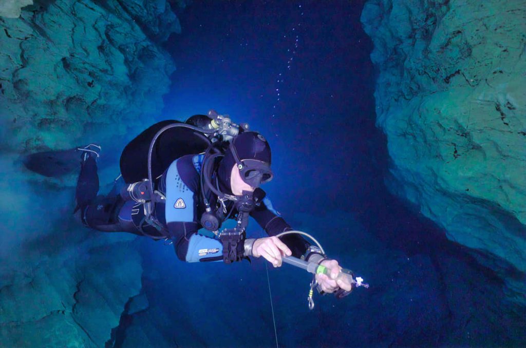 Scientific diving: exploring the ocean with purpose 1 Scientific Diving